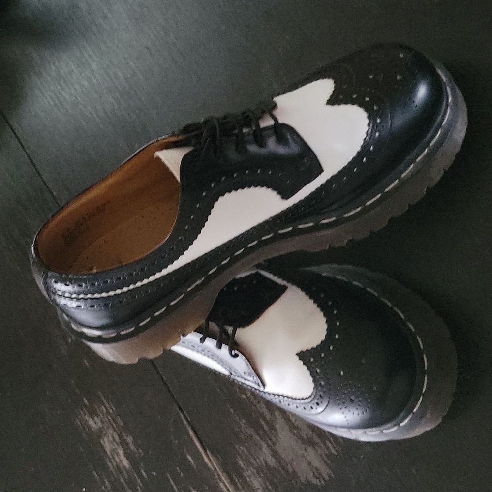 Dr. Martens Wing Tip Shoes Size: 7